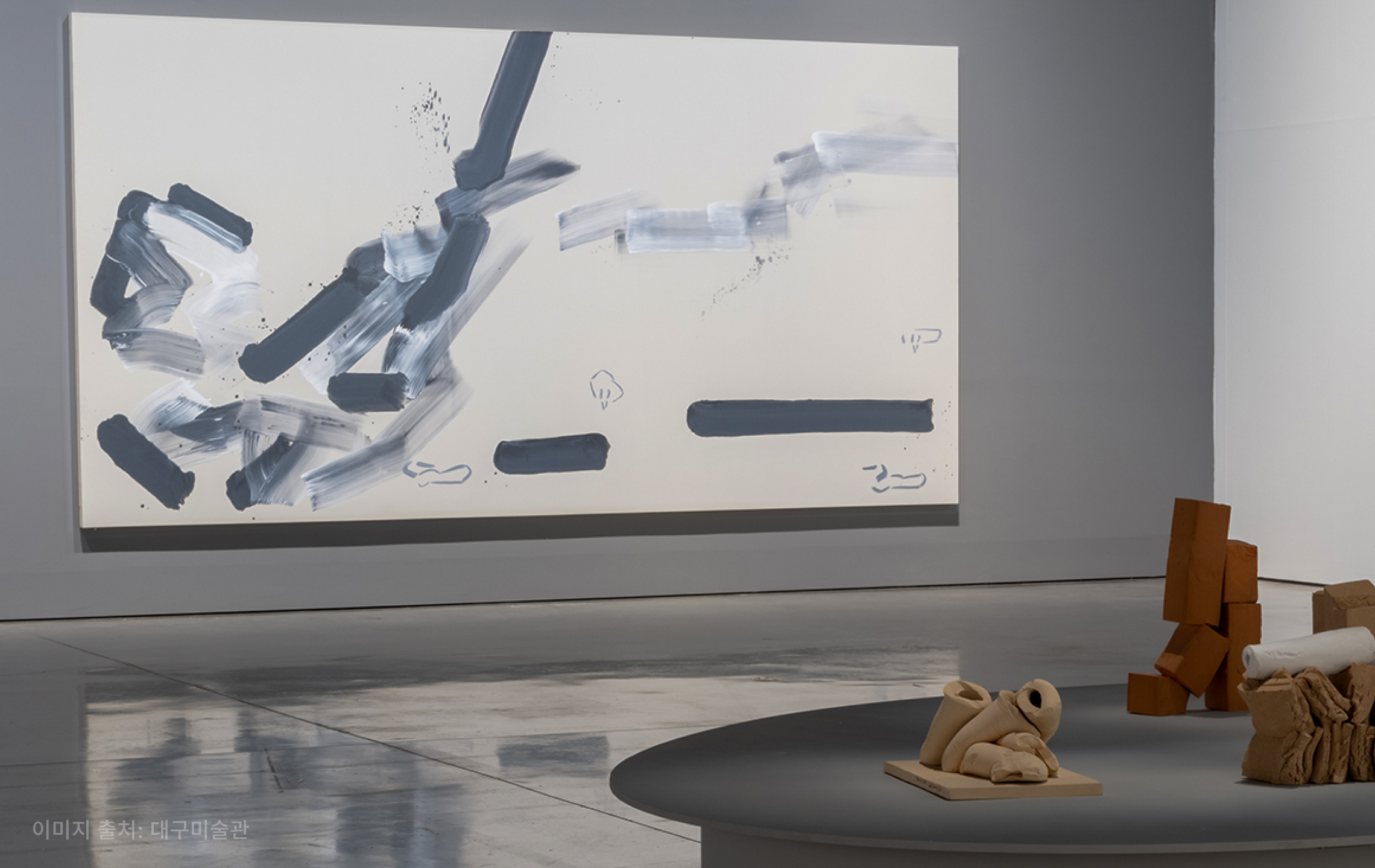 [Artist Insight] 60여년 실험 여정, 현대미술가 이강소는 누구인가