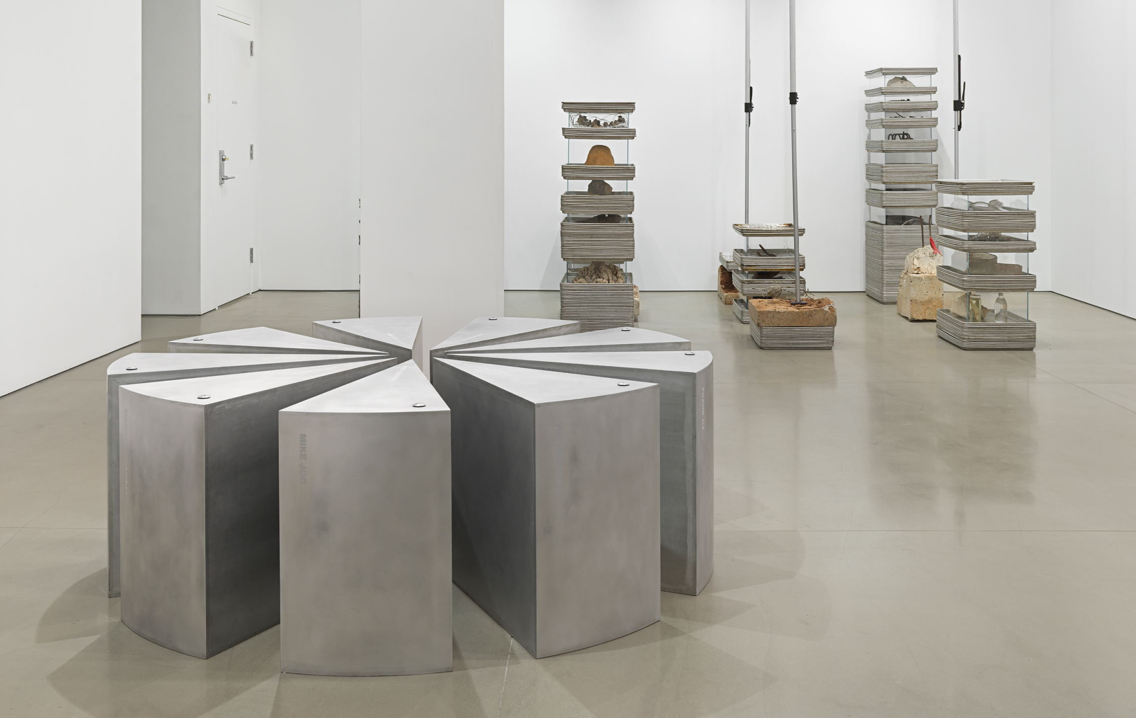 [PLUS Spotlight] 데이터 시대를 탐구하는 현대미술가 마이클 주